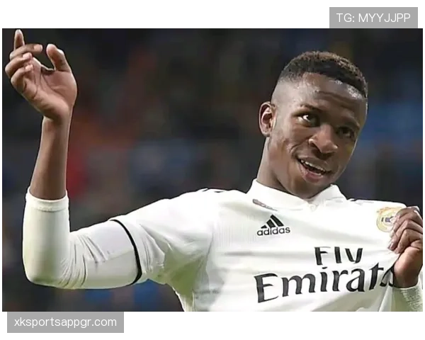 尼科·威廉斯与维尼修斯：速度型边锋的战术差异解析